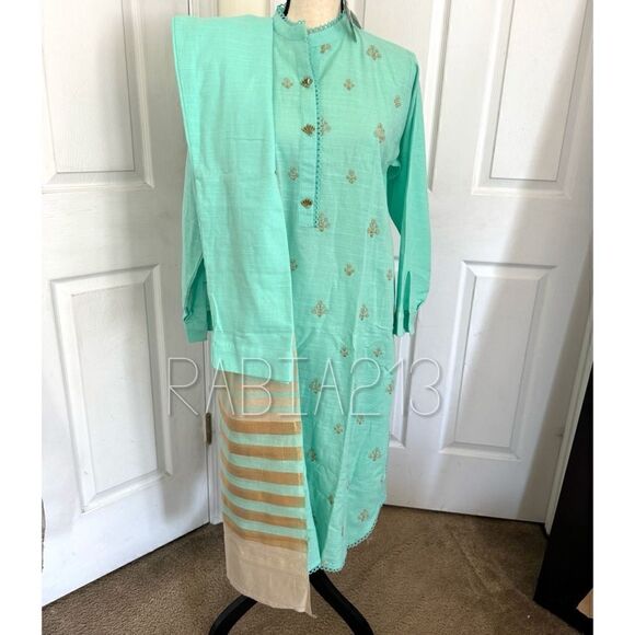 GUL AHMED IDEAS PRET 3 PIECE OUTFIT - Picture 4 of 7